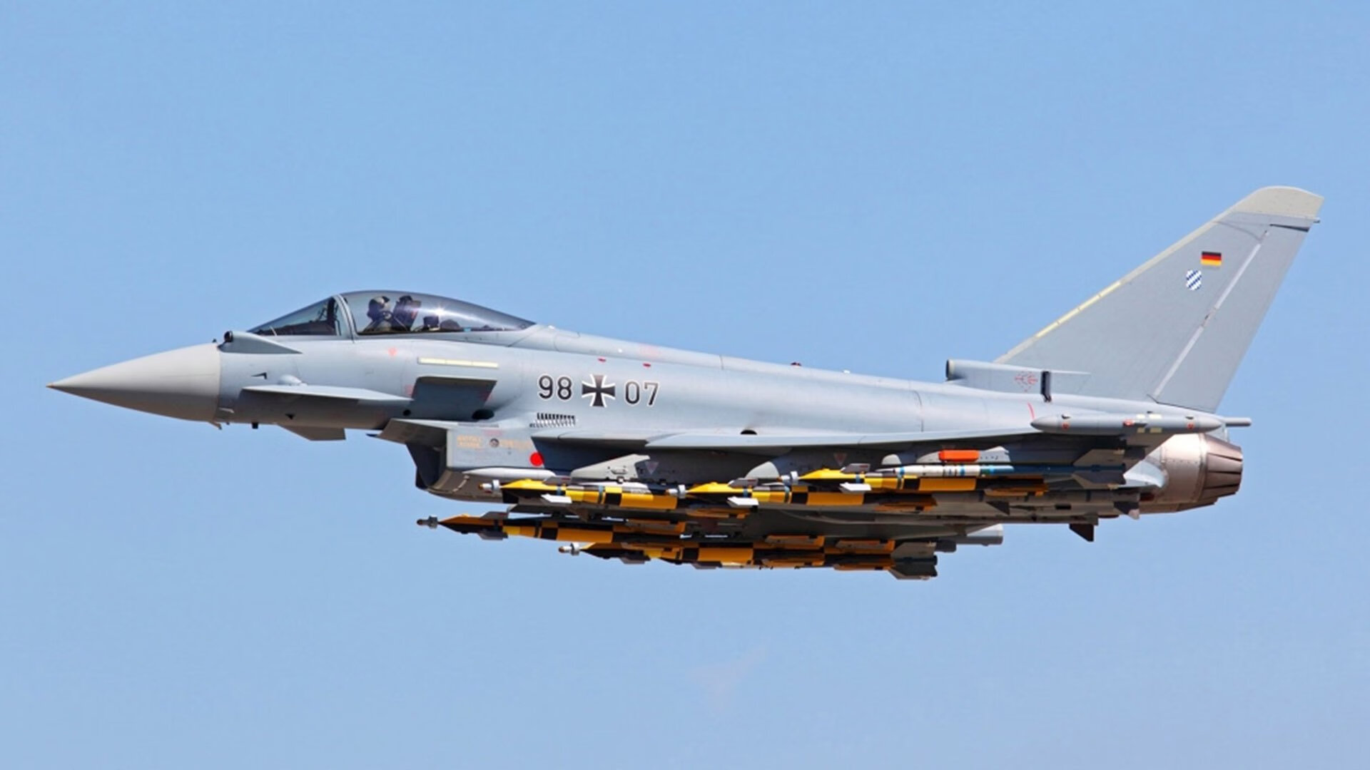 中国足球场地适配与表现波动分析，中国足球场地标准